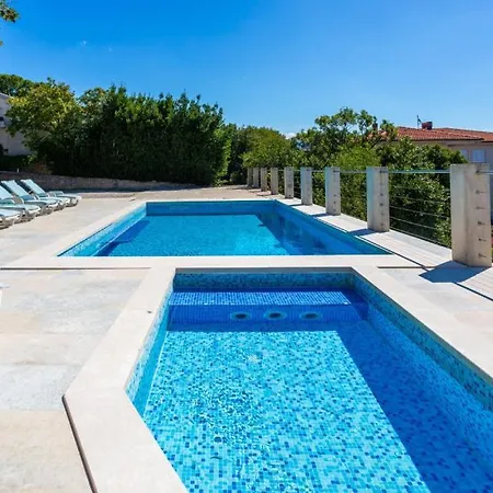 Nina With Pool - Kvarner By Guide Villa *