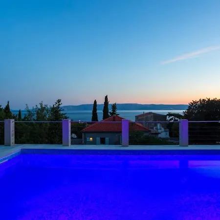 Nina With Pool - Kvarner By Guide Novi Vinodolski