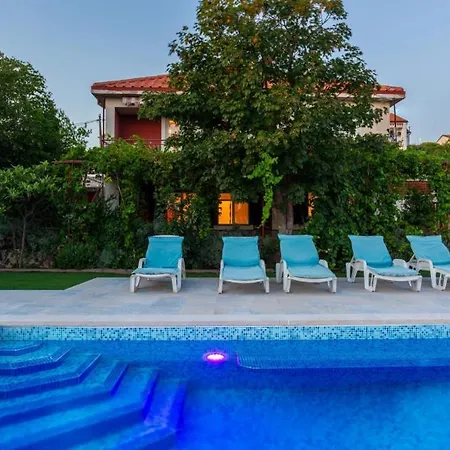 Villa Nina With Pool - Kvarner By Guide Novi Vinodolski