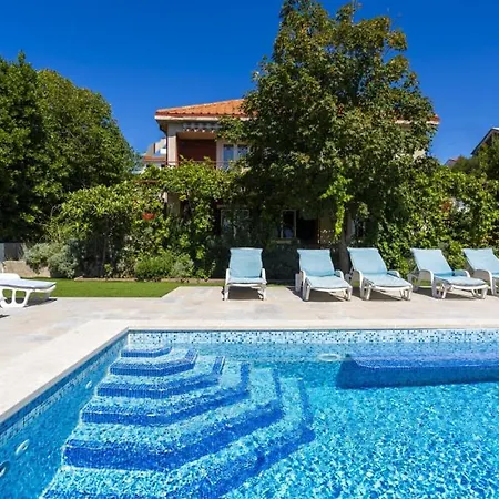 Nina With Pool - Kvarner By Guide Novi Vinodolski