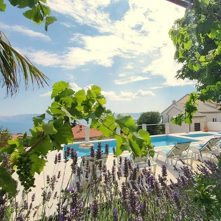 Nina With Pool - Kvarner By Guide Villa *
