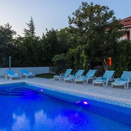 Villa Nina With Pool - Kvarner By Guide *