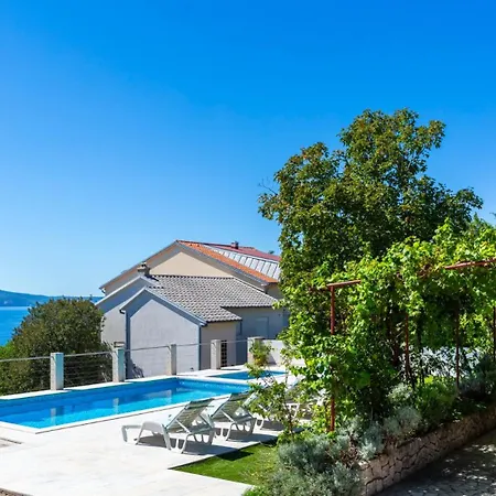 Nina With Pool - Kvarner By Guide * Novi Vinodolski