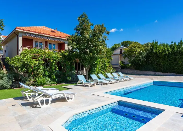 Nina With Pool - Kvarner By Guide Villa Novi Vinodolski